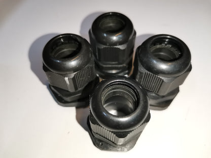 Grippes black Cable Gland M25 13-18mm for cable management, showing four units on white background