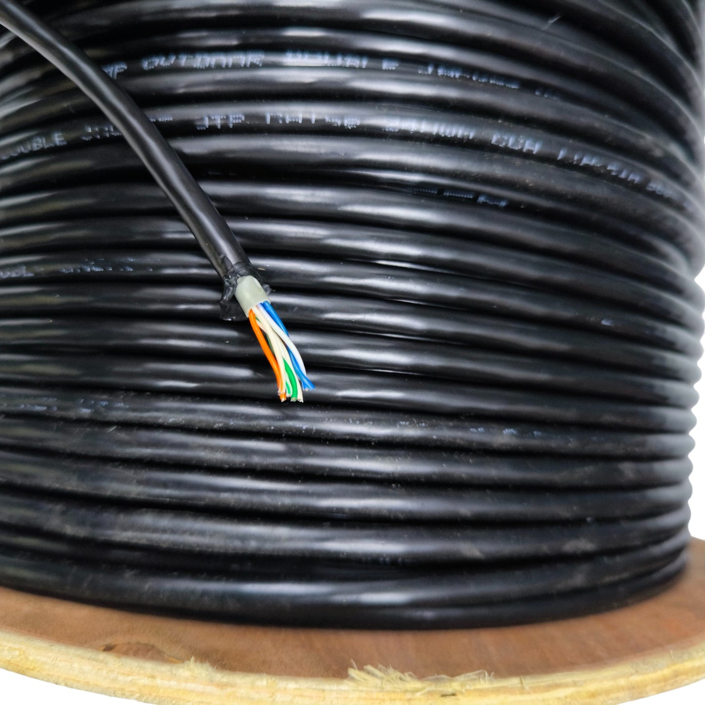 AMP LAN Cable Weatherproof black outdoor Ethernet cable spool with exposed twisted pairs