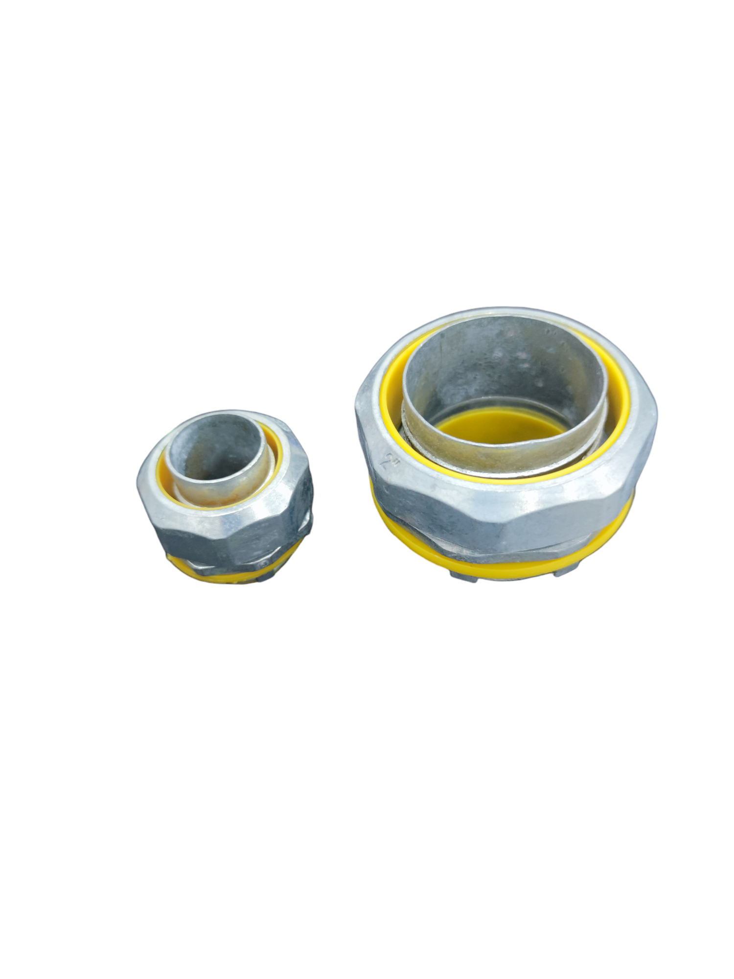 Liquid tight straight connector set in metal and rubber for secure pipe and hose fittings