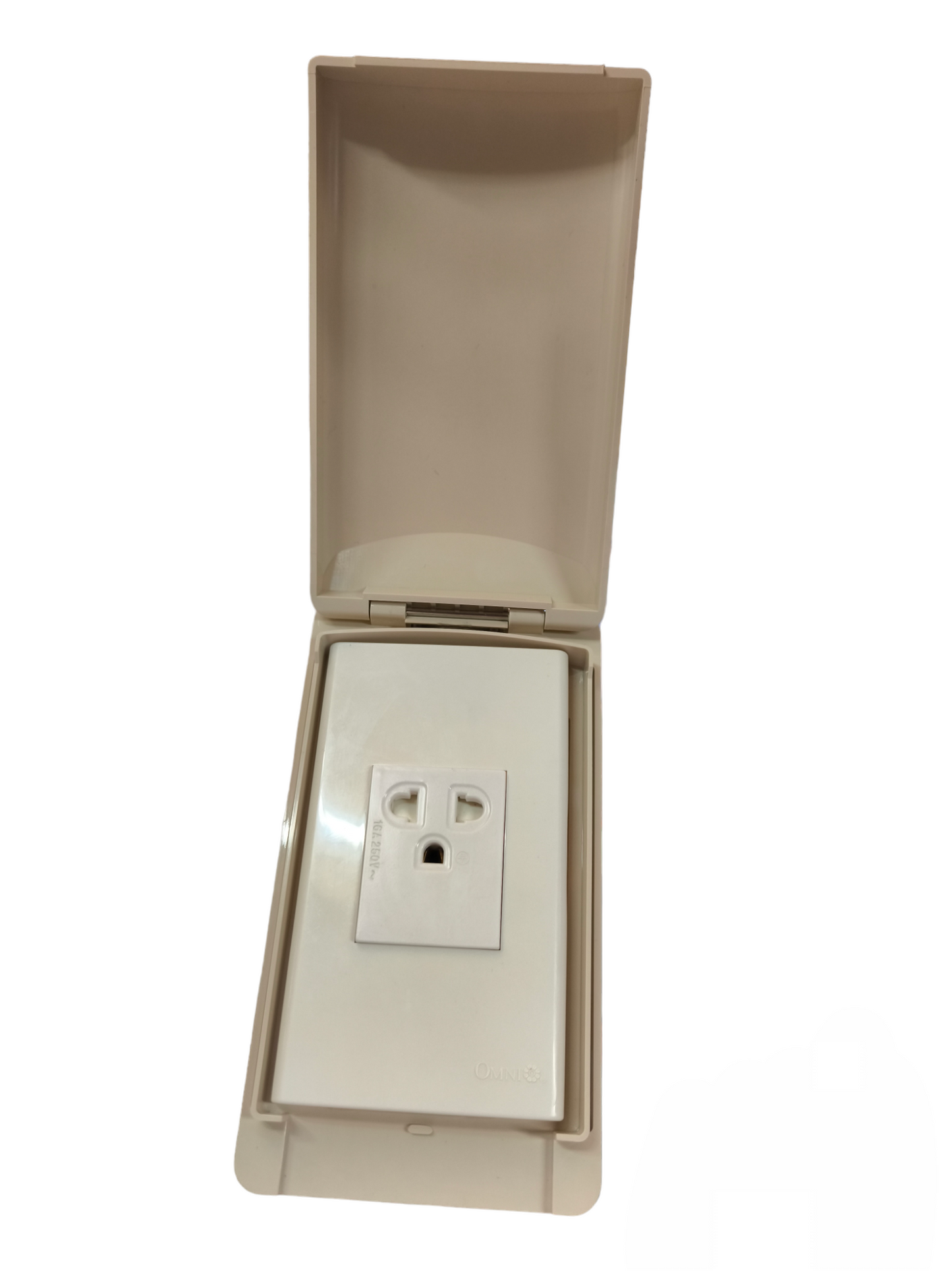 Omni Weatherproof Universal Outlet with Ground 16A 250V WPP-602+WWP-111+WWG-203