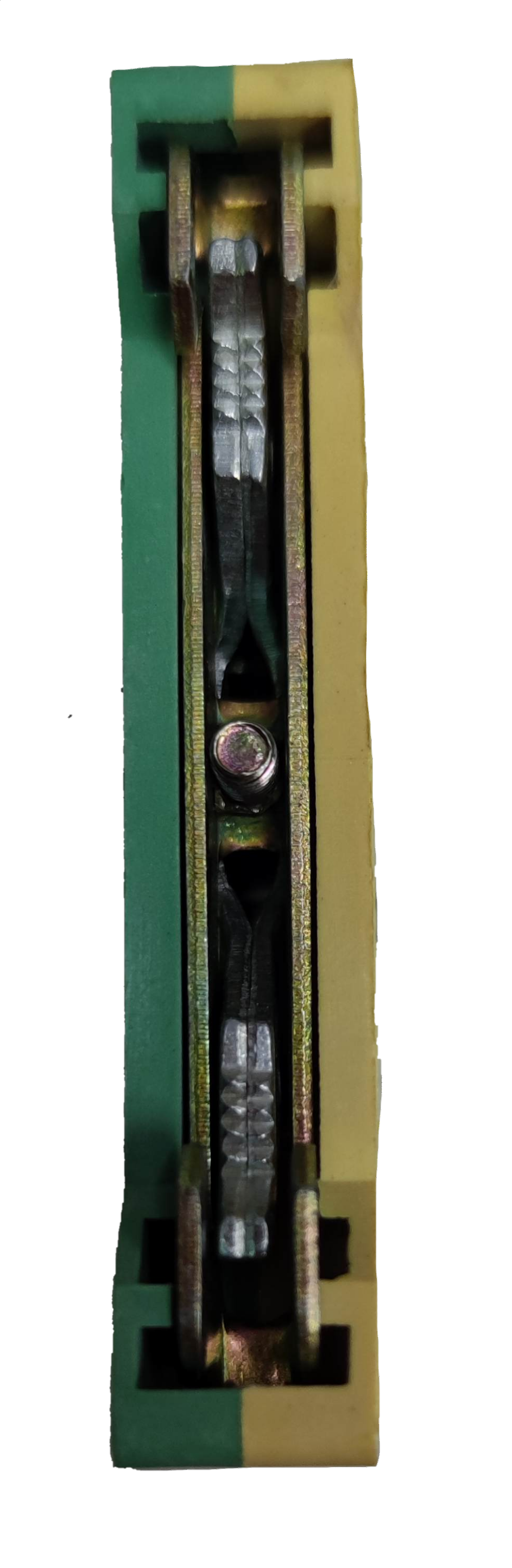 Grippes yellow green DIN rail terminal block for electrical circuitry and parts