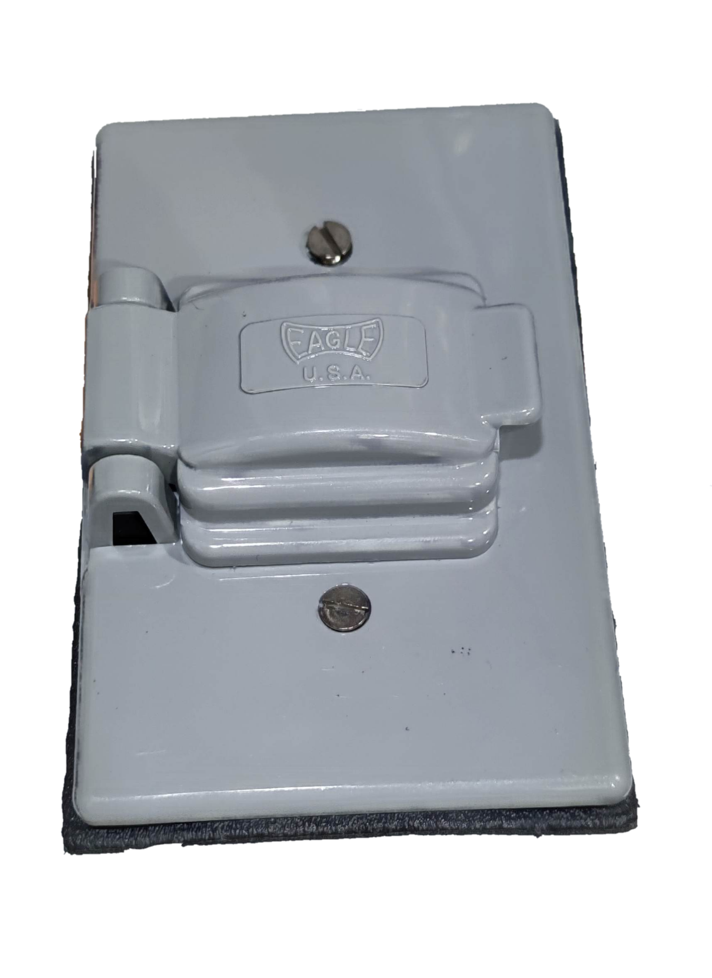 Eagle 20A range outlet with weatherproof cover in white for outdoor power protection