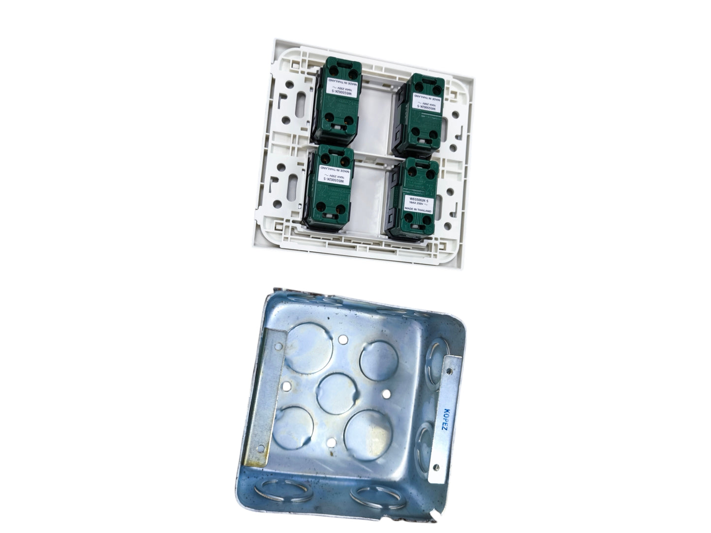 Panasonic 4 Gang 3 Way Switch 16A 250V  with Series with Utility Box WEG6804+(4XWEG5002K-5)+Utility Box