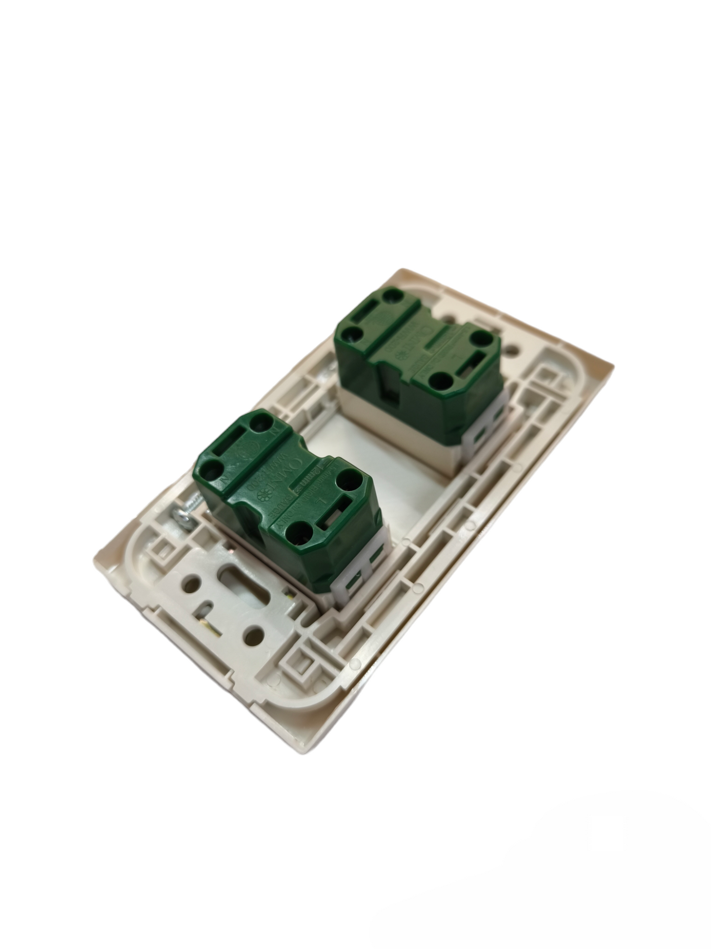 Omni 2 Gang Flat Pin Outlet Device with Plate Wide Series 15A 250V WWP-112+(WWR-200x2)
