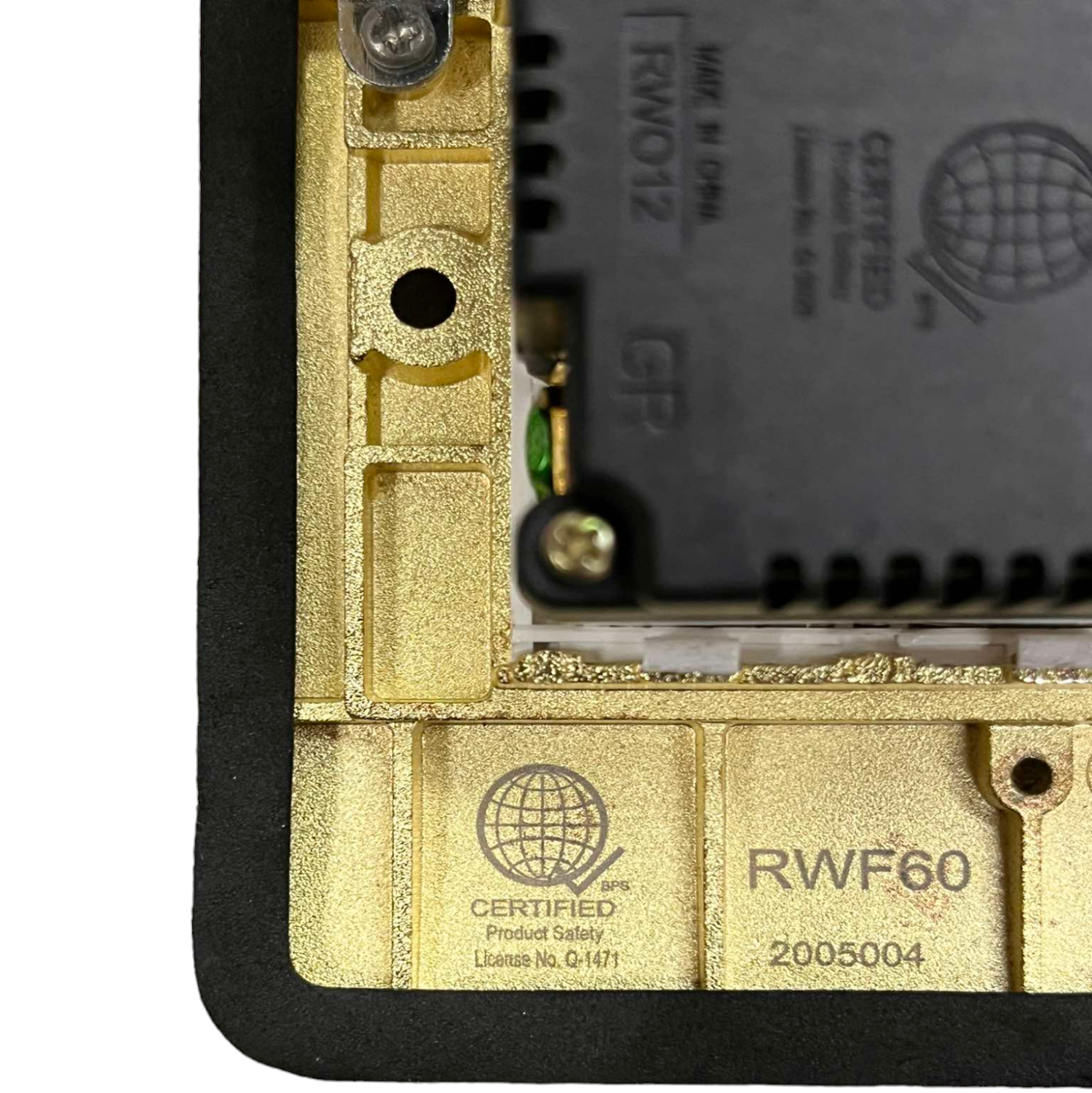 Royu Floor Outlet 2 Port USB Outlet 2100mAh gold frame with certification label close up