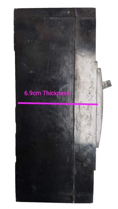 Side view of GE 125A Circuit Breaker 3 Pole 220V showing 6.9cm thickness in black casing