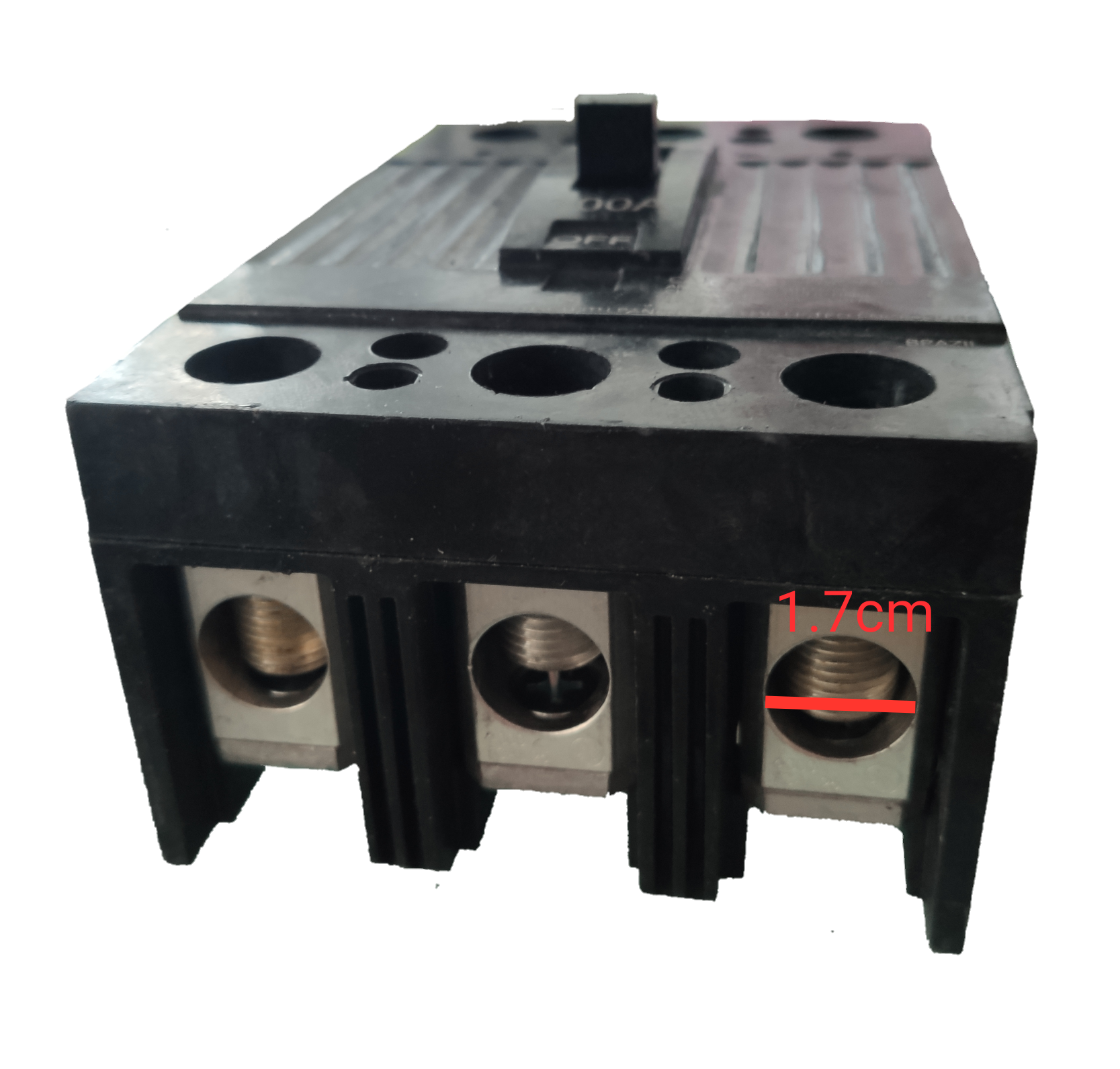 GE 150A 3 Phase 3 Pole Circuit Breaker 220V with three connection terminals and black switch