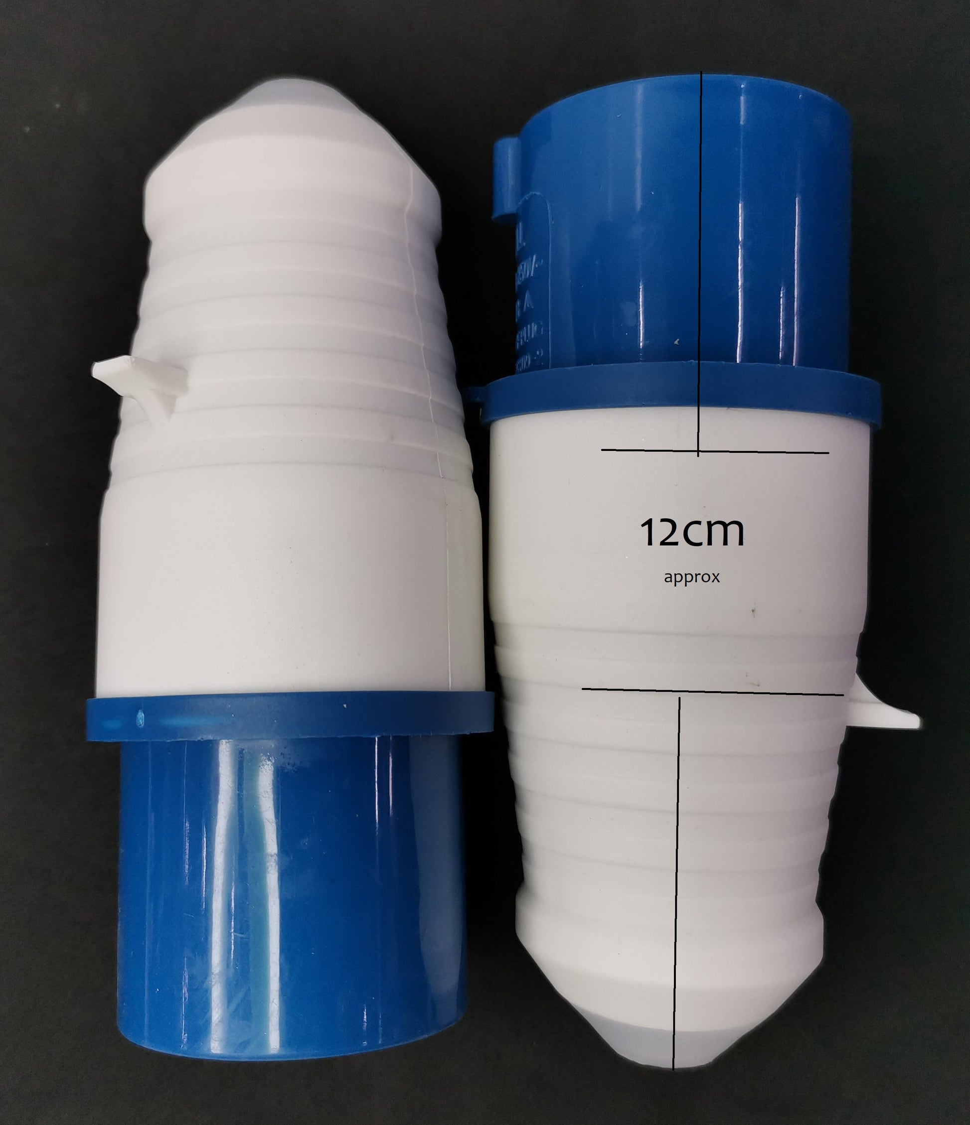 Grippes 16A industrial plug 3 pins in blue and white with 12cm length for heavy-duty power connections