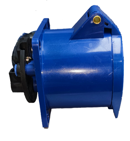 Grippes industrial 32A electrical outlet in blue with sturdy mounting flange and protective cover