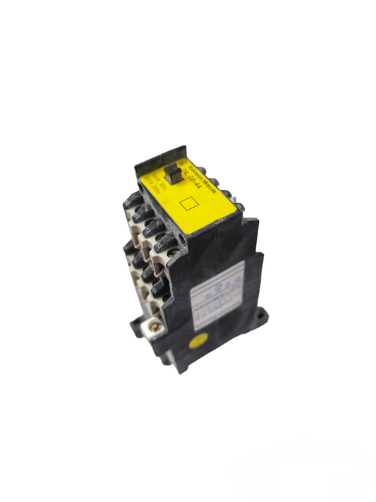 Klockner Moeller magnetic contactor 220V with black and yellow housing for power control