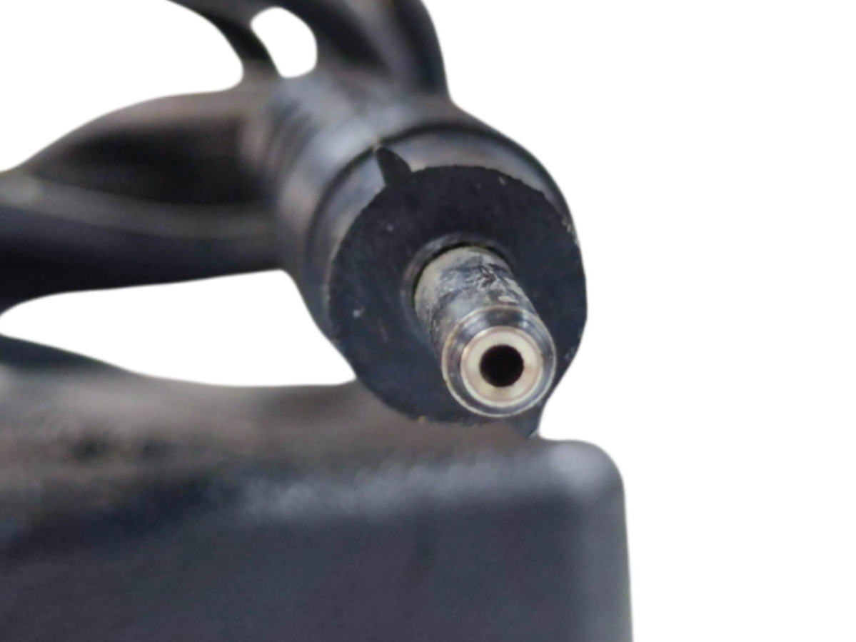 Knight cellphone charger for Nokia 909 close-up of power plug connector in black