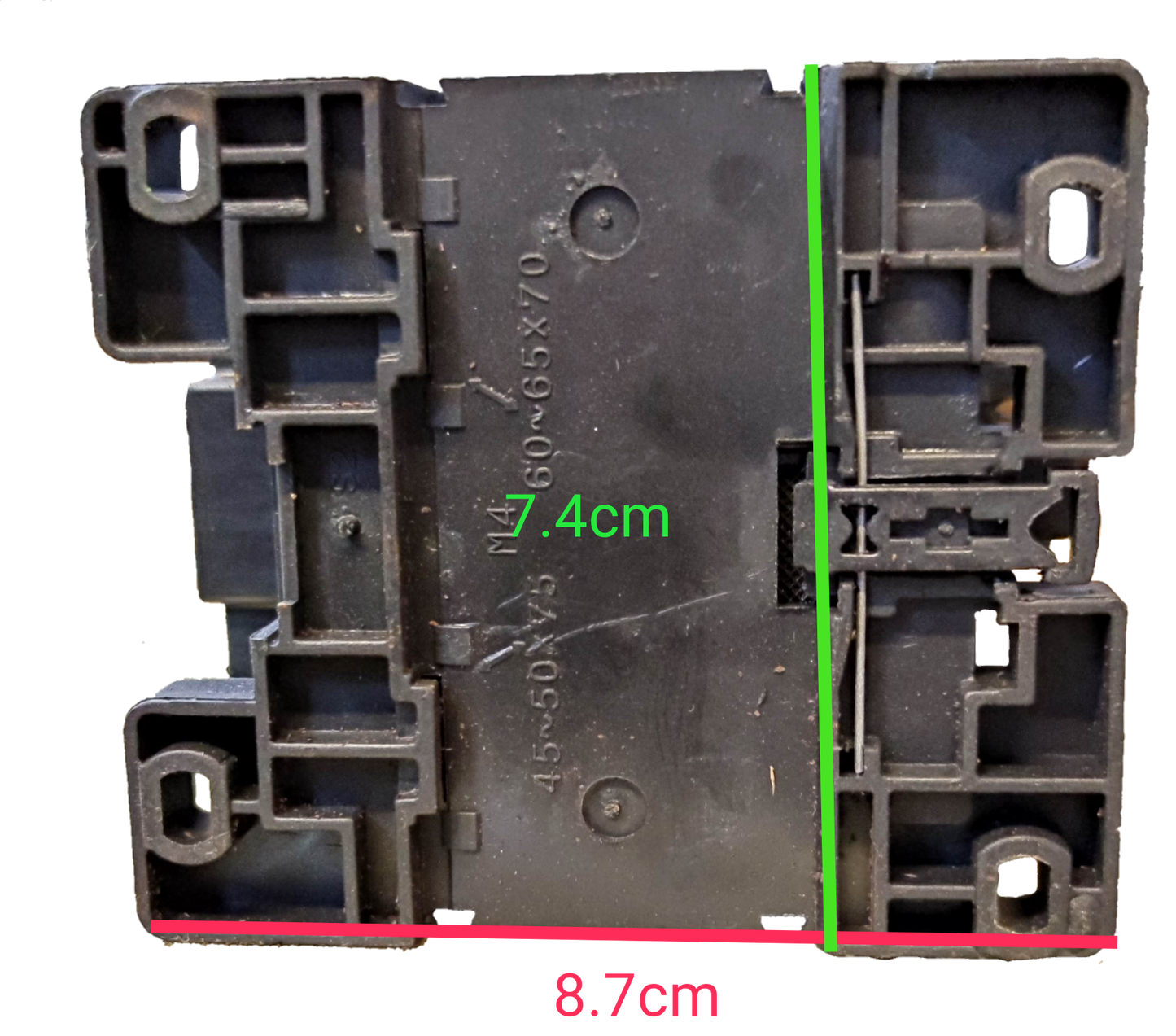 Fuji Magnetic Contactor Ith 60A 220V base component with detailed measurements on black background