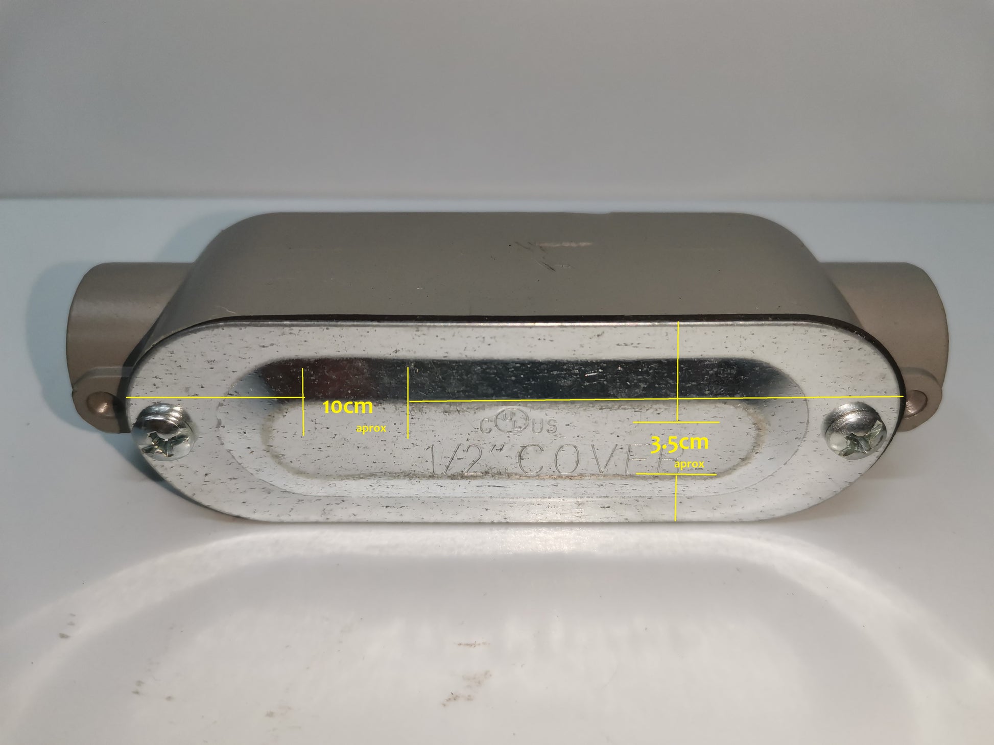 Local brand electrical conduit fittings metal connector with 10cm length and 3.5cm width