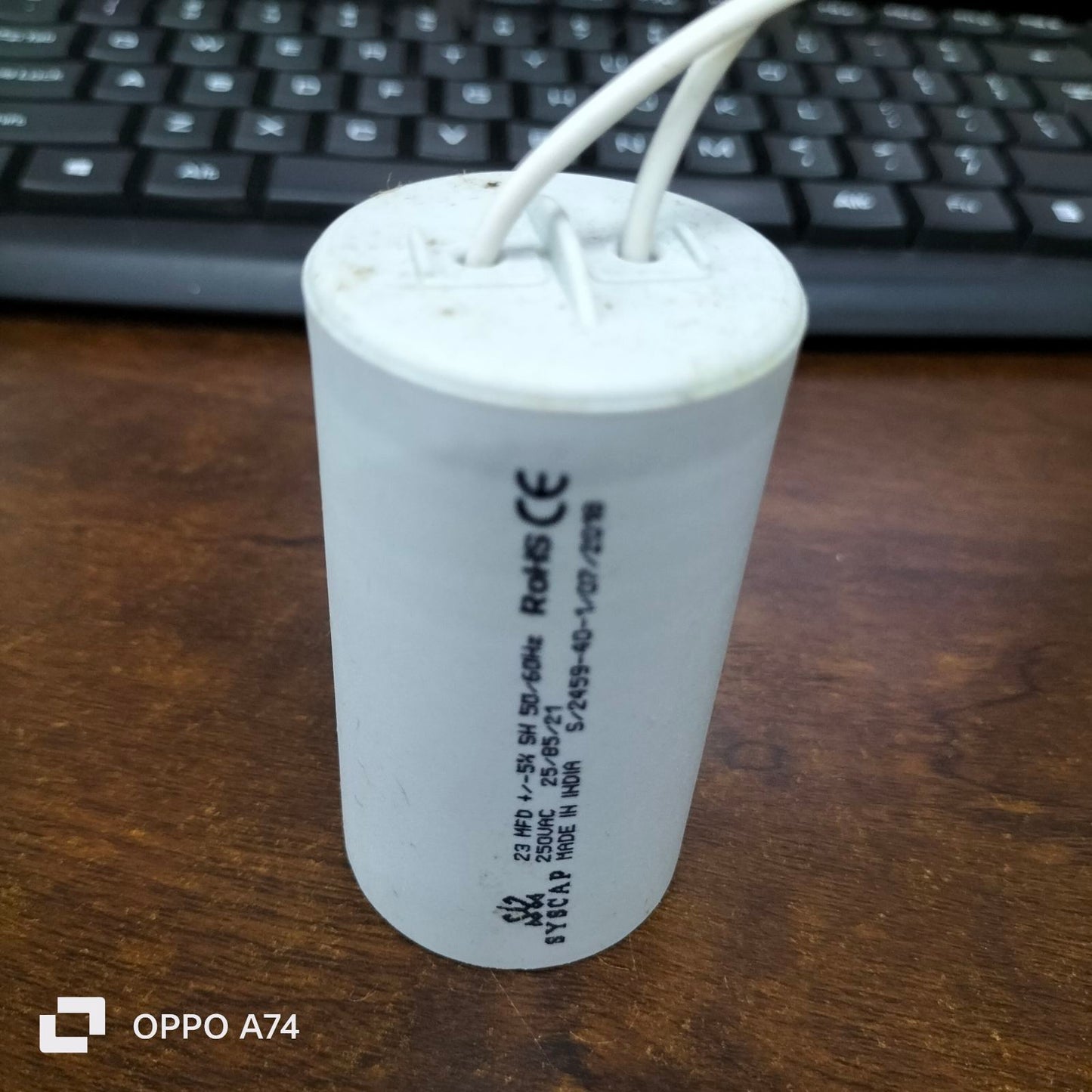Syscap white electrical capacitor for motors with wires