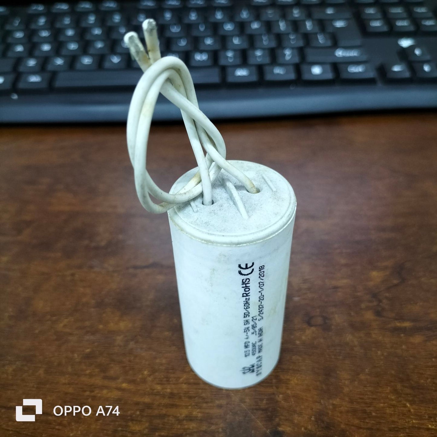 Syscap Motor Run Capacitor 450V used for improving motor efficiency and performance in electrical systems