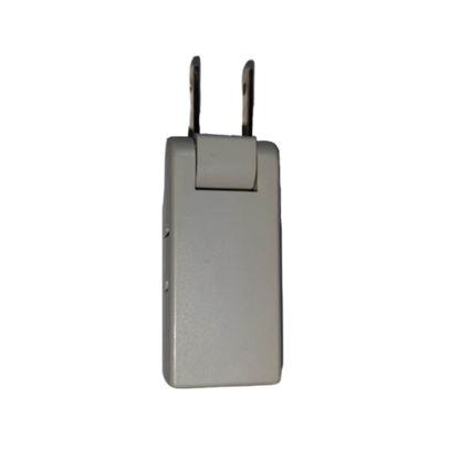 Omni 10A 250V electrical adaptor with compact design and foldable prongs for convenient use