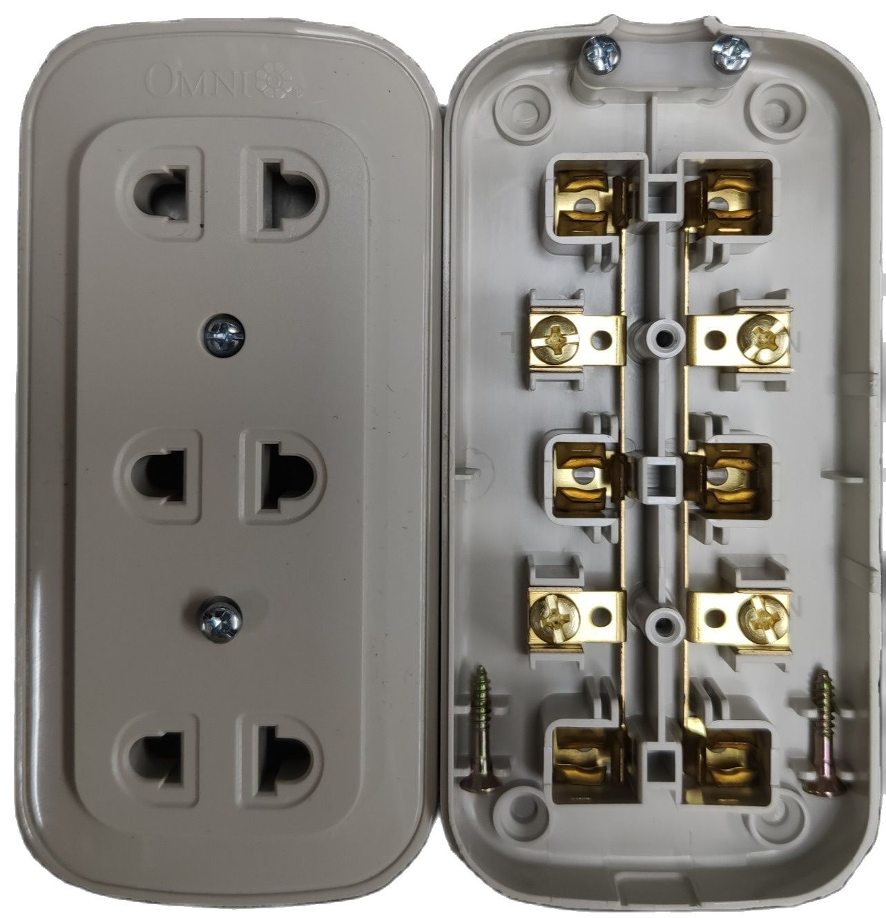 Omni 3 gang extension outlet showing front power points and internal wiring with screws and brass connectors