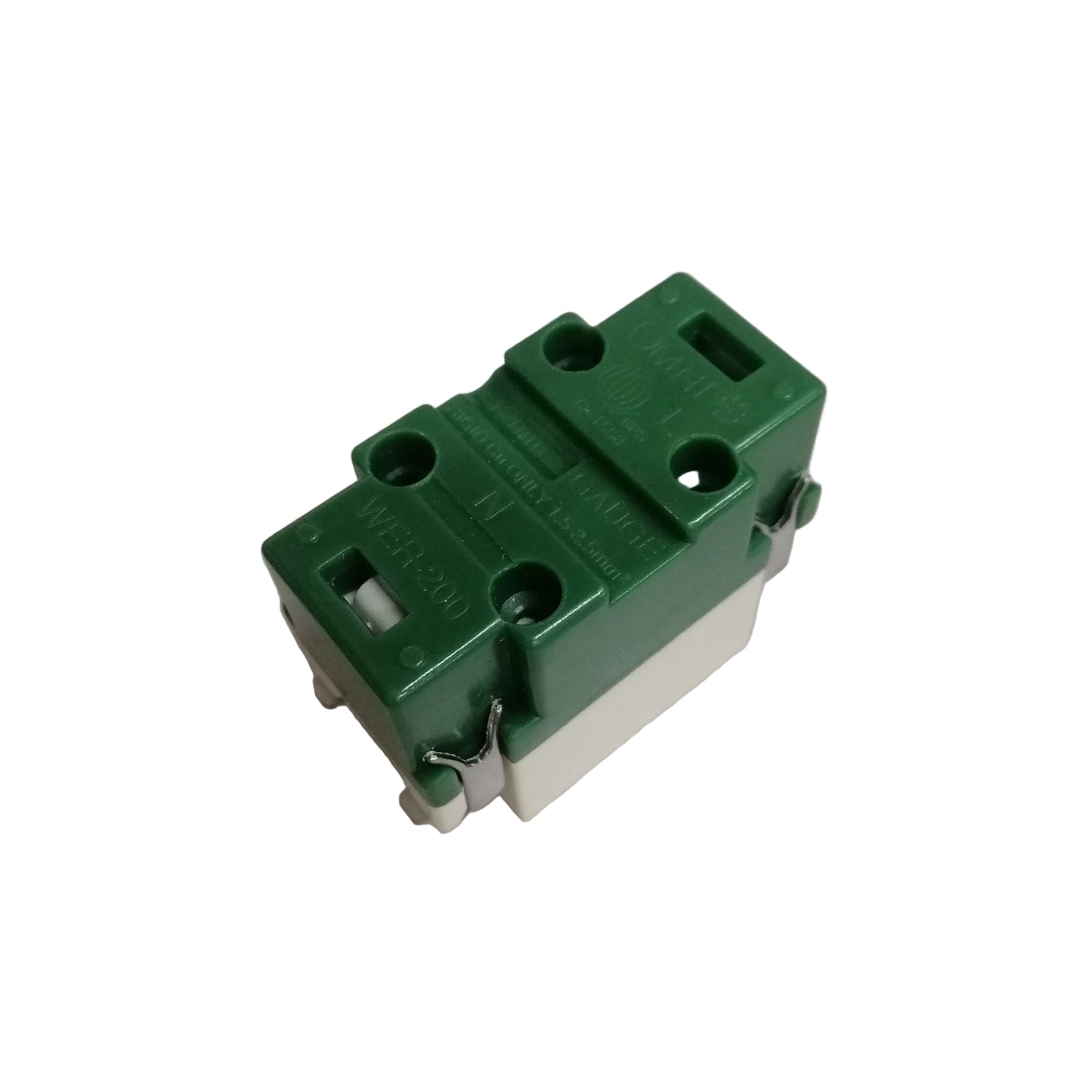 Omni flat pin outlet 16A 250V in green for reliable electrical connections and easy installation