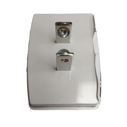 Omni triple tap adapter 10A 250V for convenient power distribution and multiple device connections