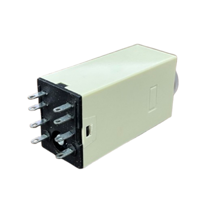 OMRON RELAY TIMER small beige rectangular Timer Relay 30 seconds 8 pins 110V with black pin base for control circuits