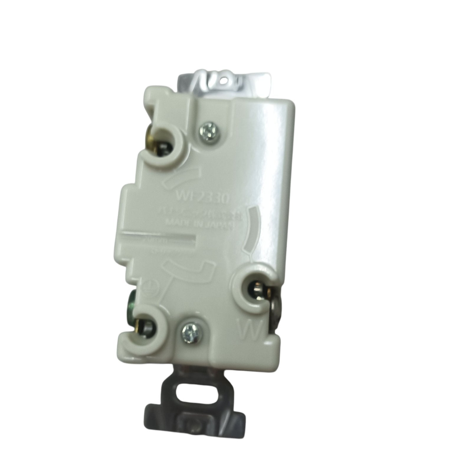 Panasonic 30A twist lock outlet 3 Wire white heavy duty wall receptacle with ground screw