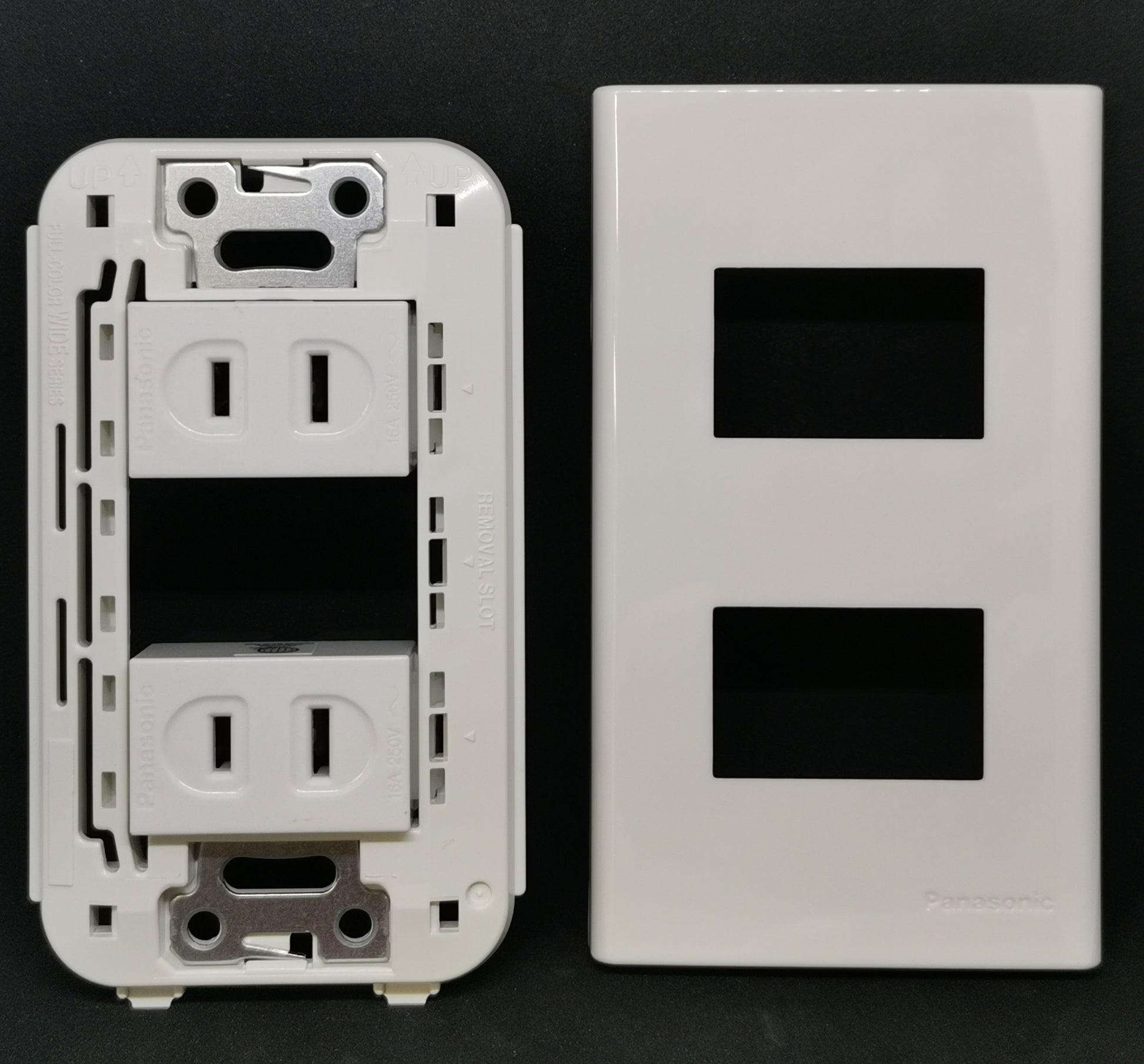 Panasonic WEG1001-5 WEG6802 outlet with white faceplate and dual power sockets for residential use
