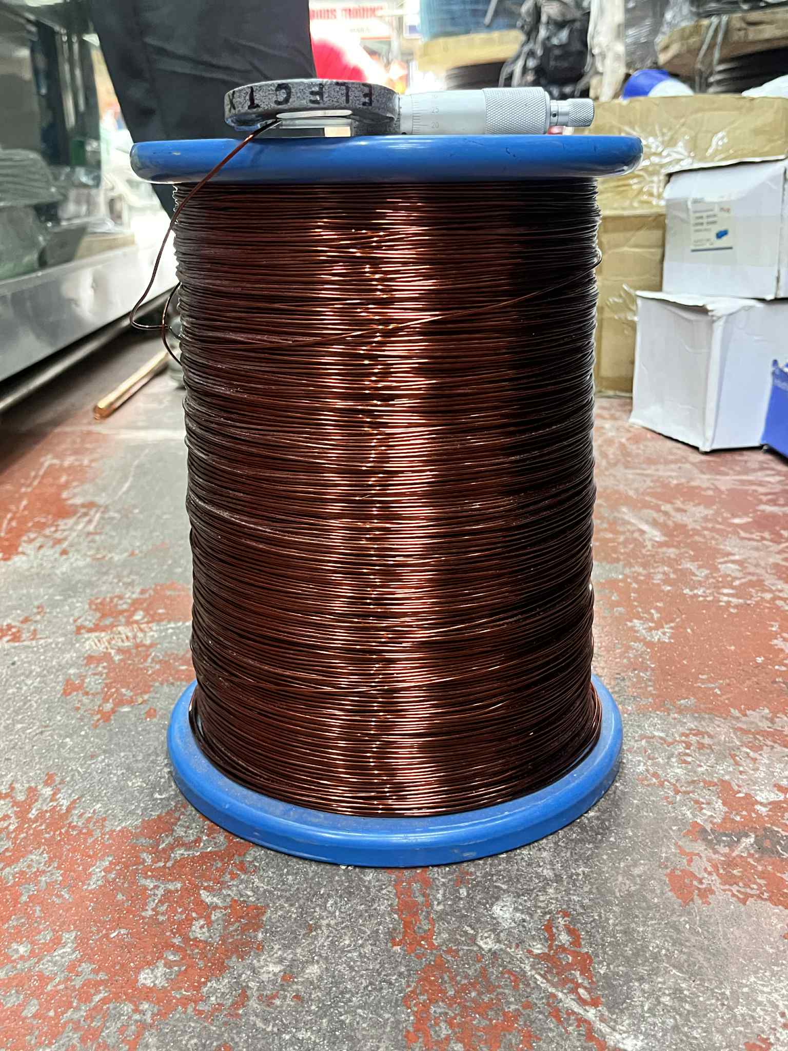 Philflex magnet wire AWG 16 on a spool, ideal for electrical and DIY projects.