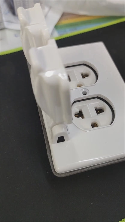 Eagle 2 Gang Weatherproof Universal Outlet with Ground 15A 220V CAT1962/828C