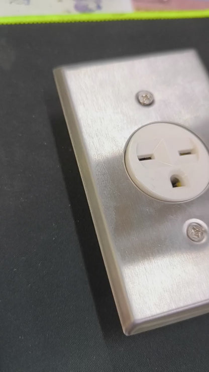 Eagle 1 Gang Tandem Outlet 15A 220V with Metal Plate Cover H1 816-C