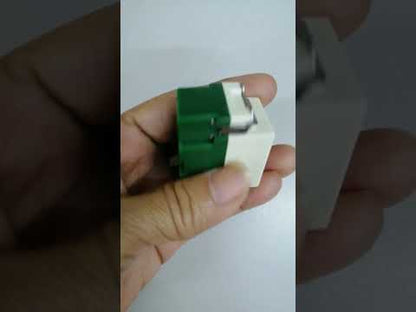 Omni Universal Outlet with Shutter 16A 250V Classic Series WEU-202