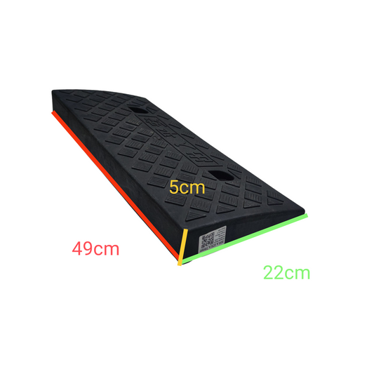 Grippes Ramp Slope 490x220x50mm for effective cable management and damage prevention