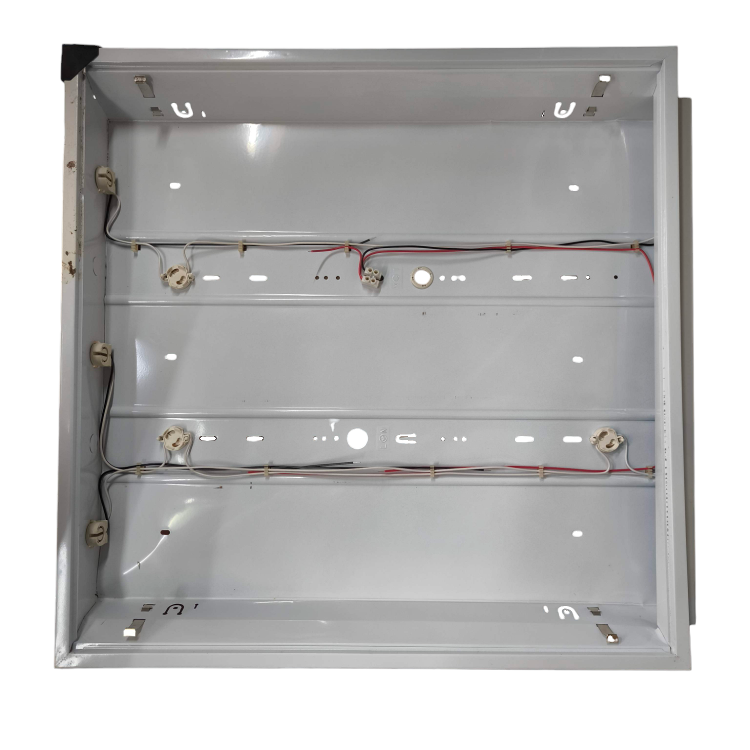 Tokina 3x20W Recessed Fixture for Fluorescent lighting installation with wiring and sockets
