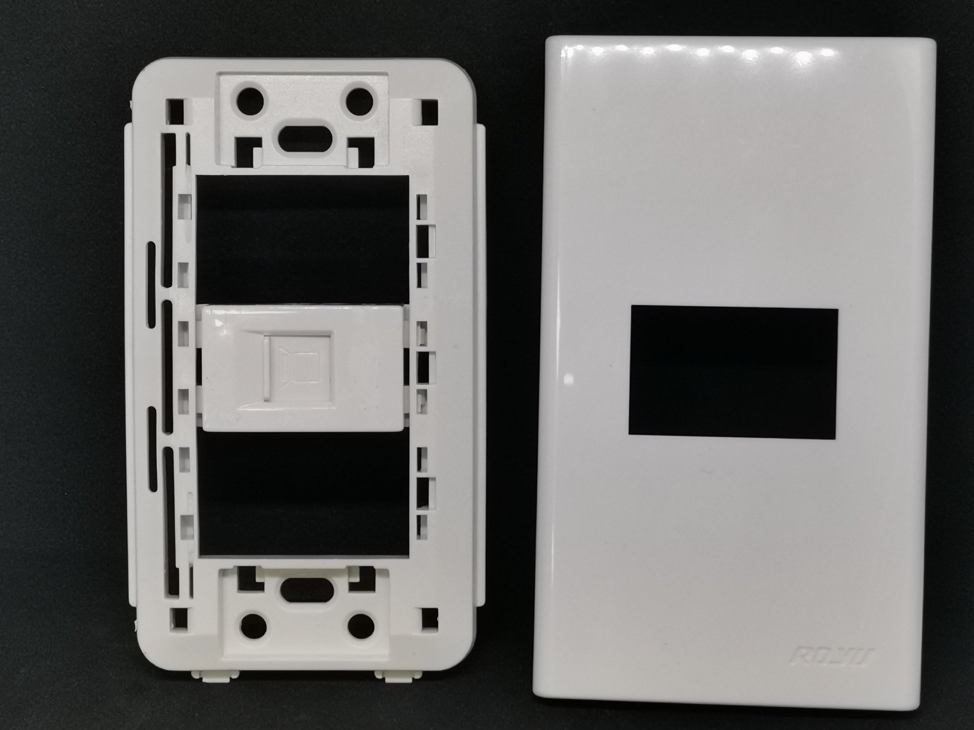 Royu white plastic faceplate and mounting frame for 1 Gang LAN Outlet Cat5e wall installation