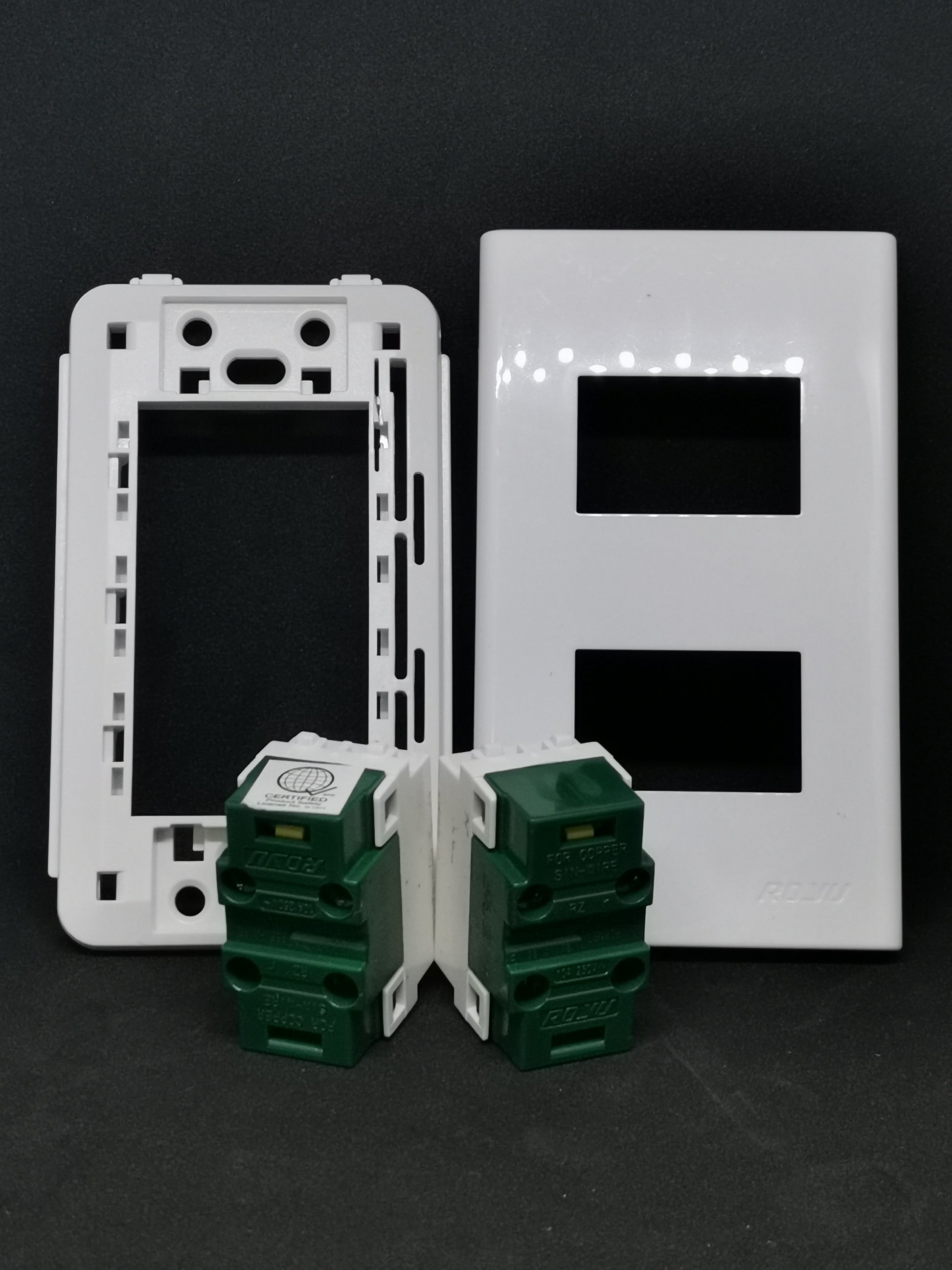 Royu 2 gang universal outlet with white frame and green electrical connectors for wiring