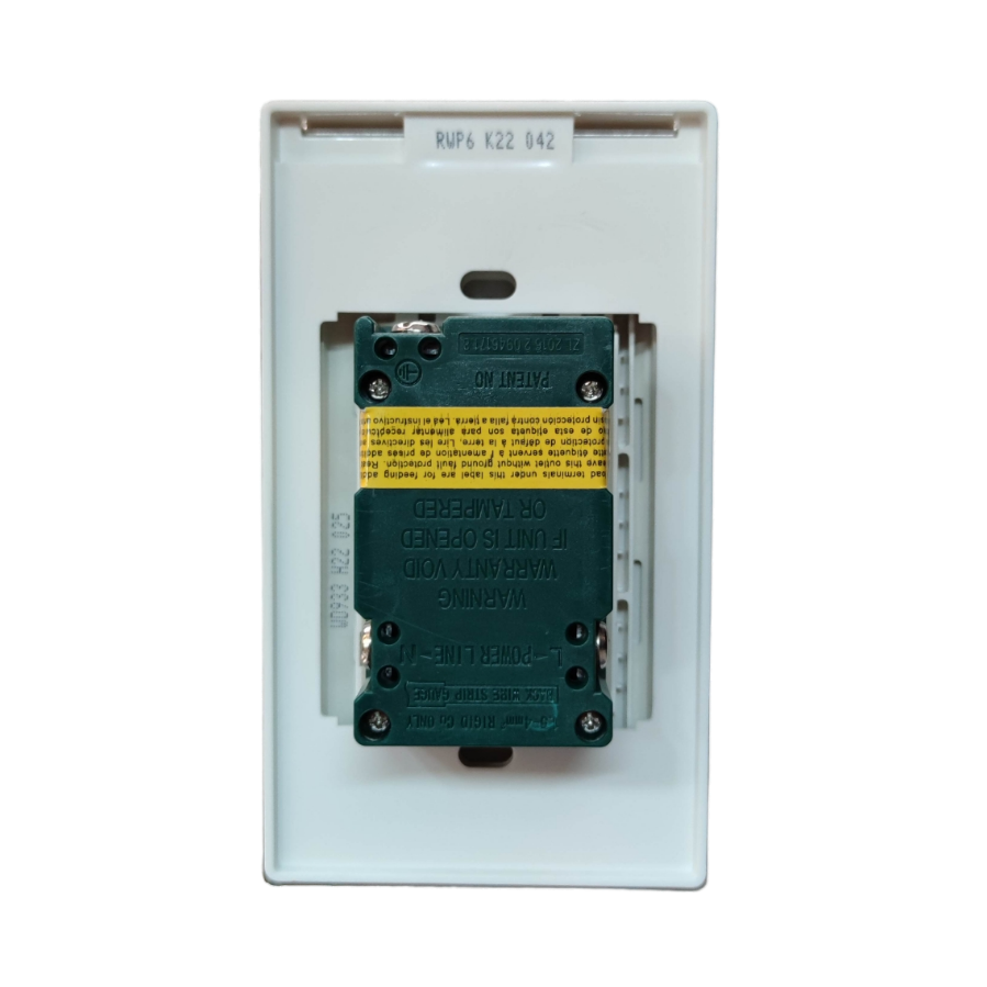 Royu GFCI outlet 20A 220V with white mounting plate and protective cover for electrical safety