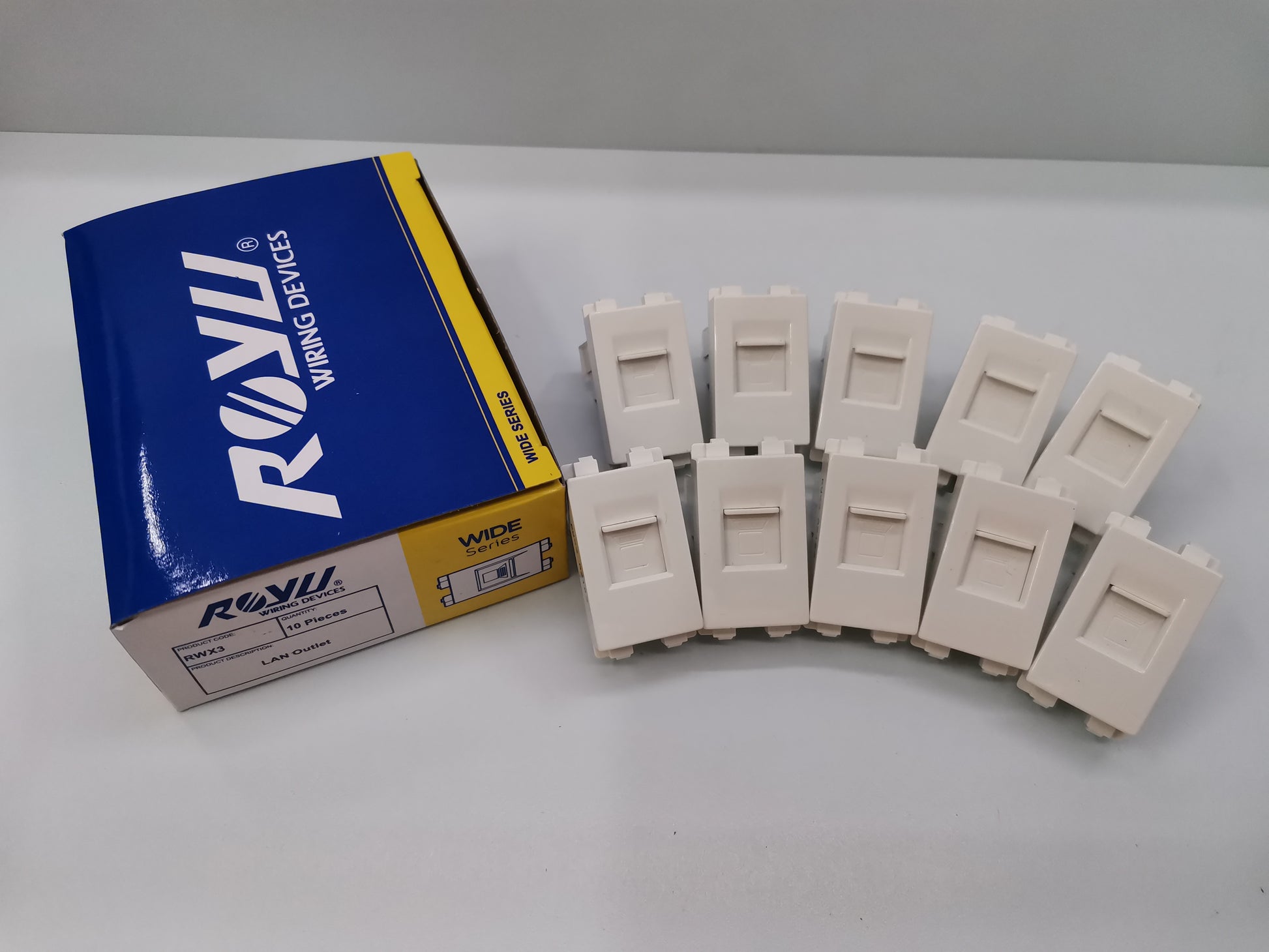 Royu Internet Outlet Data Outlet RWX3 white power points switches and plugs with packaging box