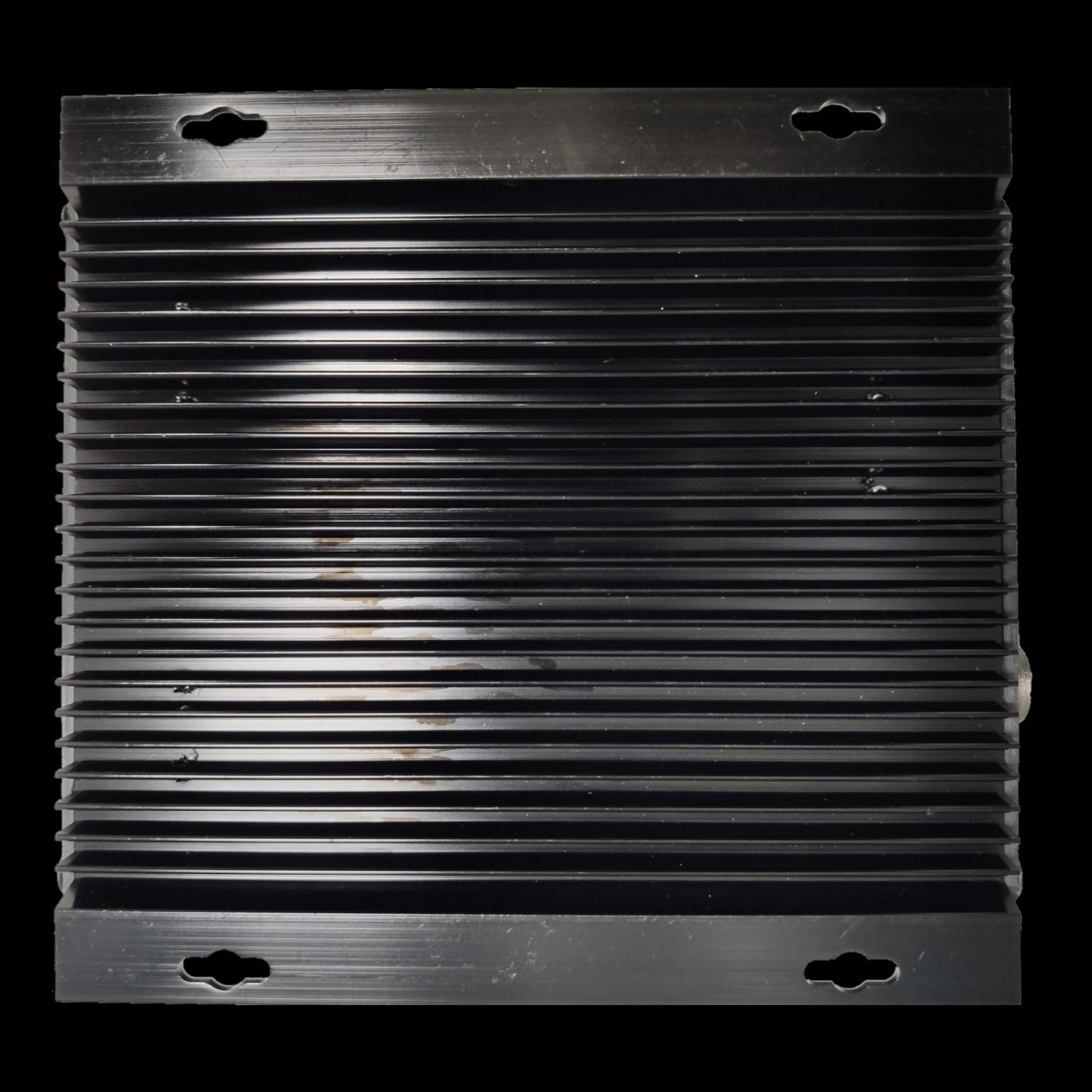 ZwitseRise black metal heat sink for Solar Charge Controller PWM with cooling fins