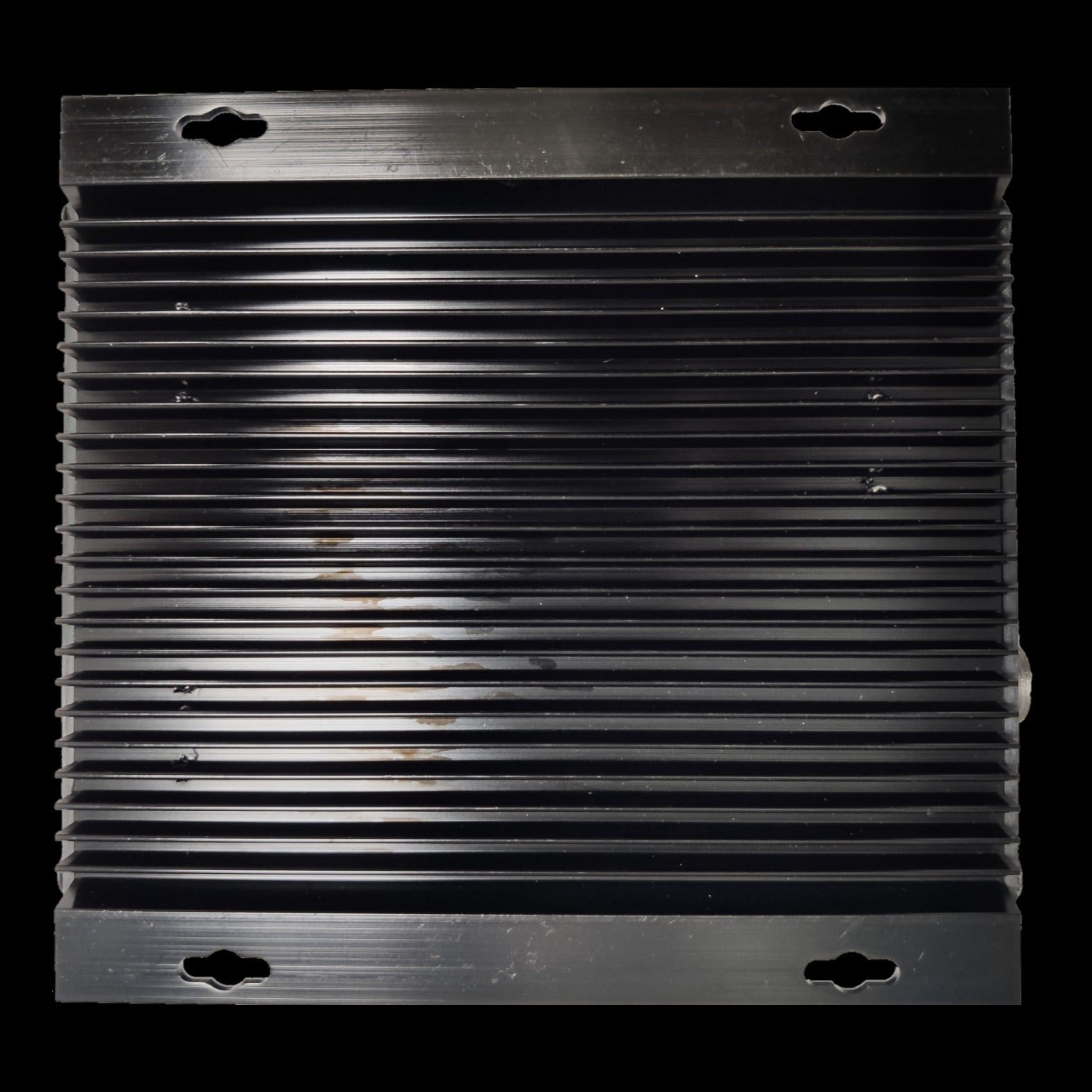 ZwitseRise black metal heat sink for Solar Charge Controller PWM with cooling fins