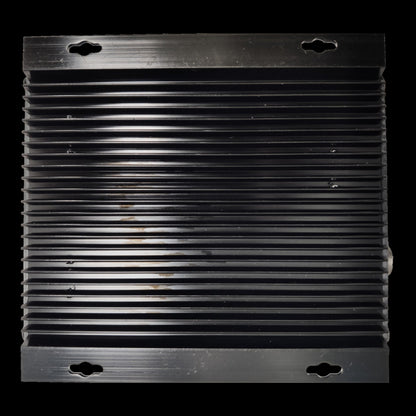 ZwitseRise black metal heat sink for Solar Charge Controller PWM with cooling fins