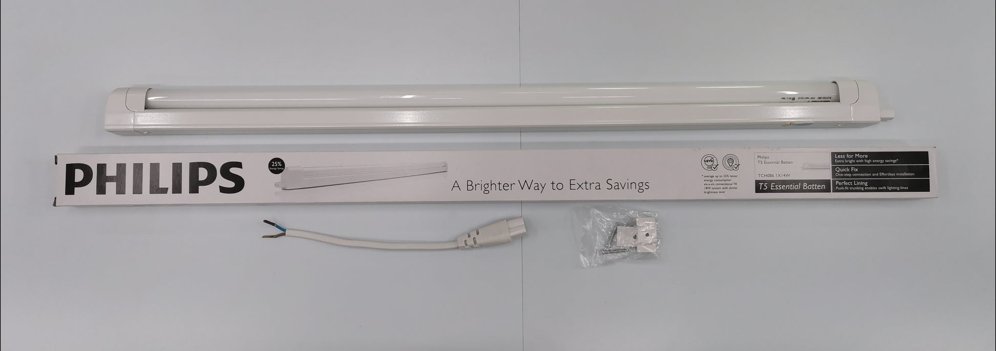 Philips T5 Fluorescent Lamp 28 Watts Daylight tube with ballast and mounting accessories