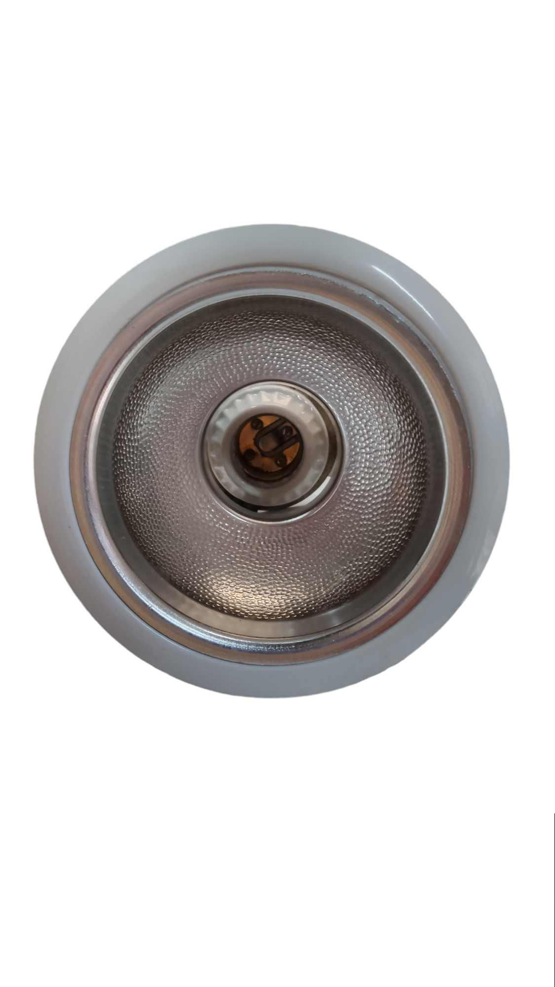 Local recessed round reflector light with white trim and visible bulb 4 inch cut out downlight for ceiling installation