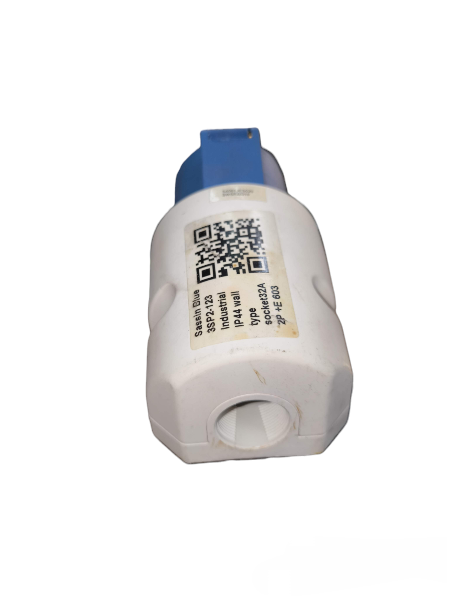 Sassin 3 Pins Industrial Outlet Wall Type with IP44 rating and ergonomic design for industrial use