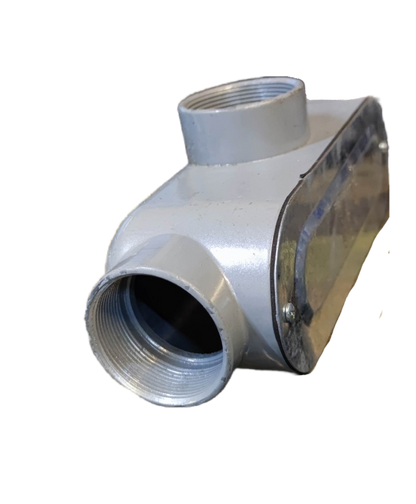 Local electrical conduit bodies threaded tee type with metal finish and removable cover for wiring access