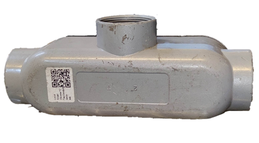 Local vendor conduit bodies threaded tee type electrical circuitry part in gray metal