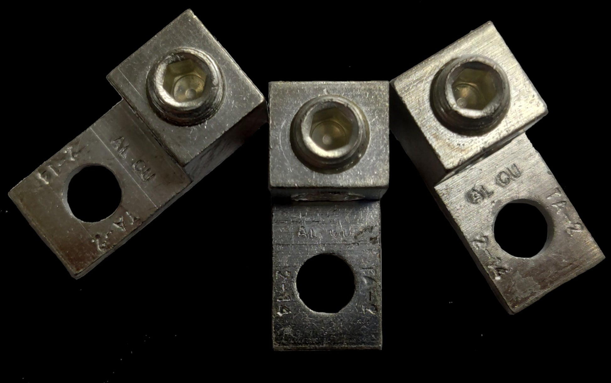 Grippes Mechanical Lugs 1 Hole - 30mm electrical connectors made of metal for wiring and circuitry