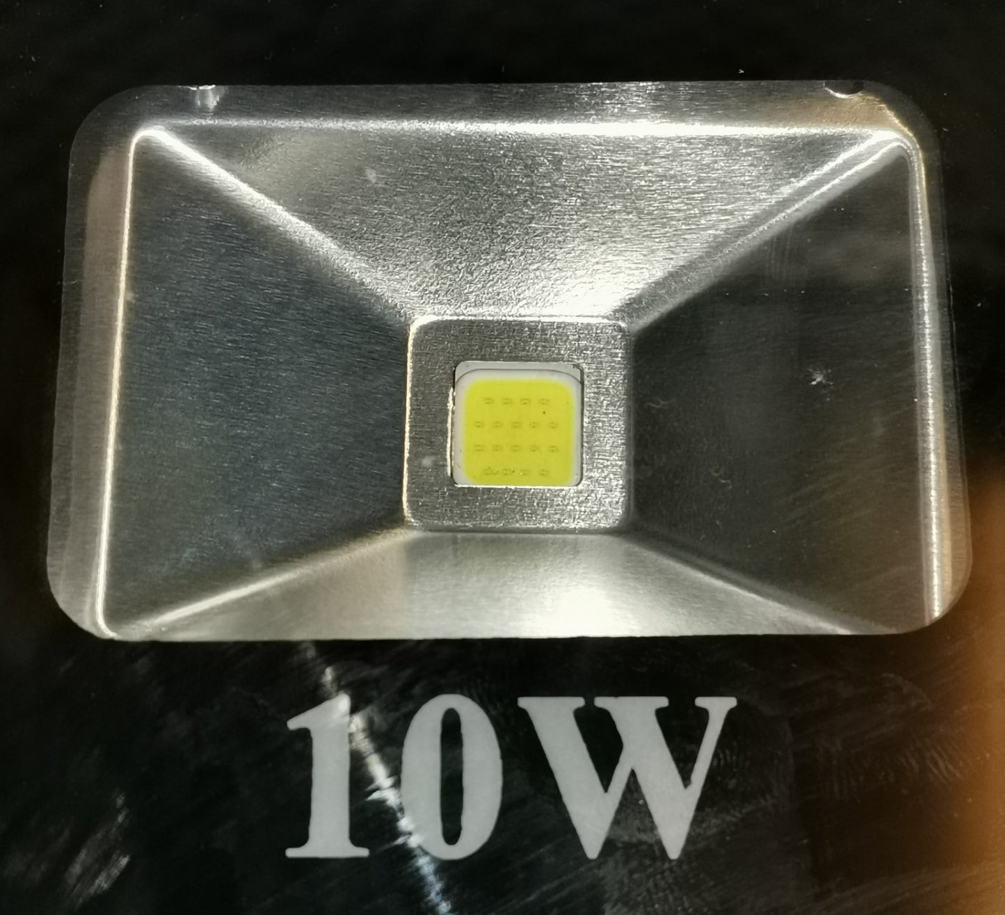 Denko waterproof 10W LED light for outdoor use with silver metallic casing and clear LED chip