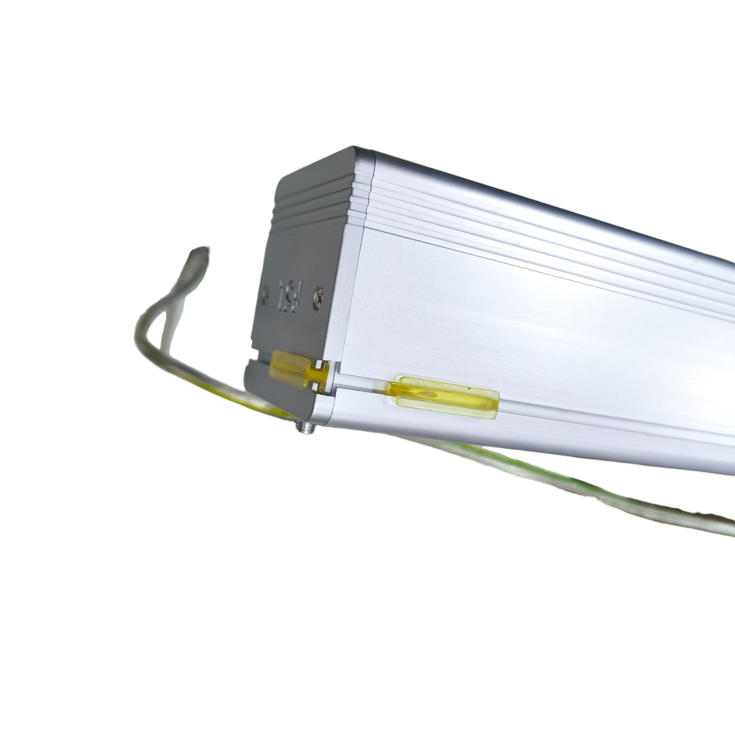 FSL 18W LED Linear Suspension Light 220V Cool White 4000K 1300 Lm Aluminum IP20 120 Beam Angle SSPL3C-18 600mm x 70mm x 70mm Pendant Mounting