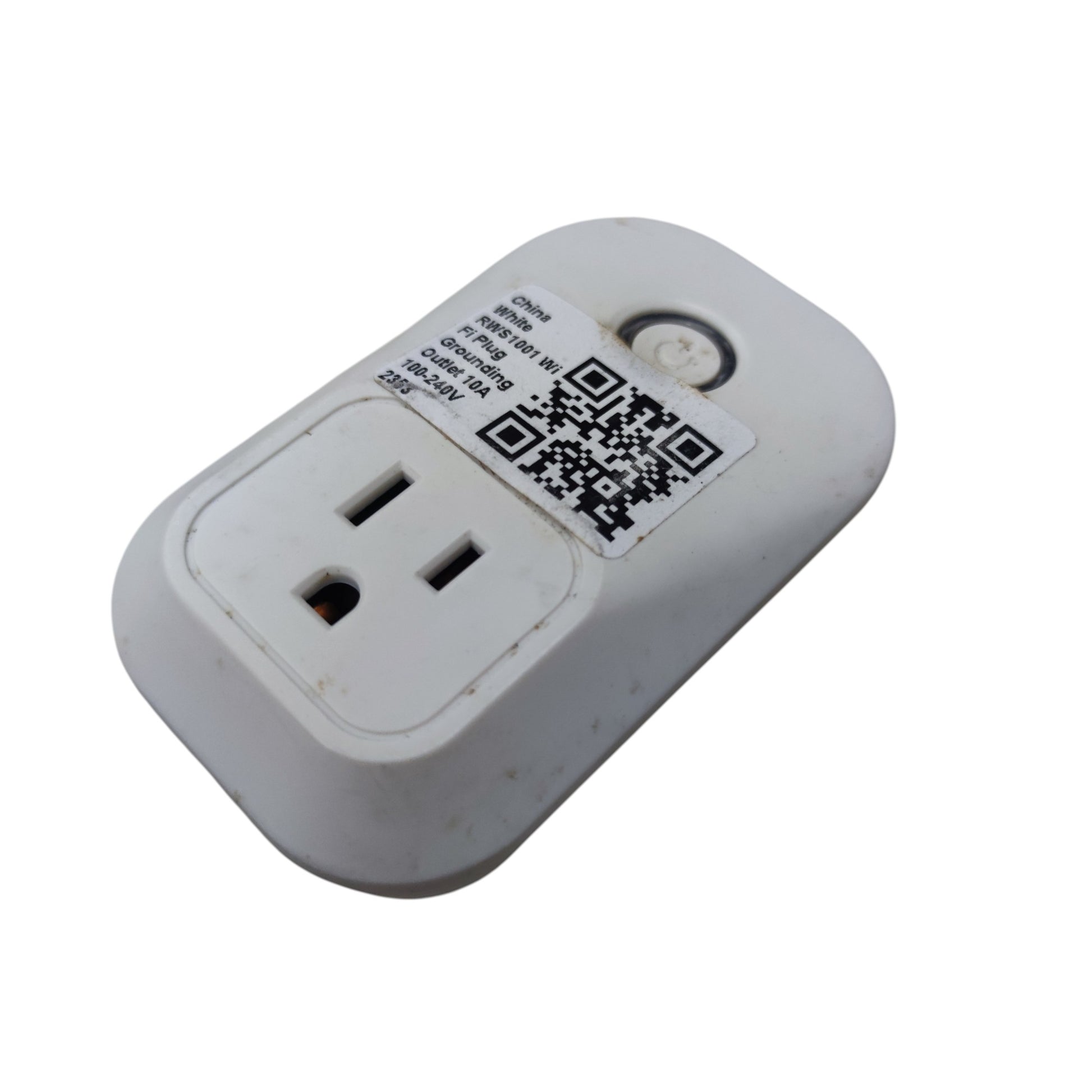 China-made Wifi Smart Outlet 5A 220V with white rectangular design and QR code label