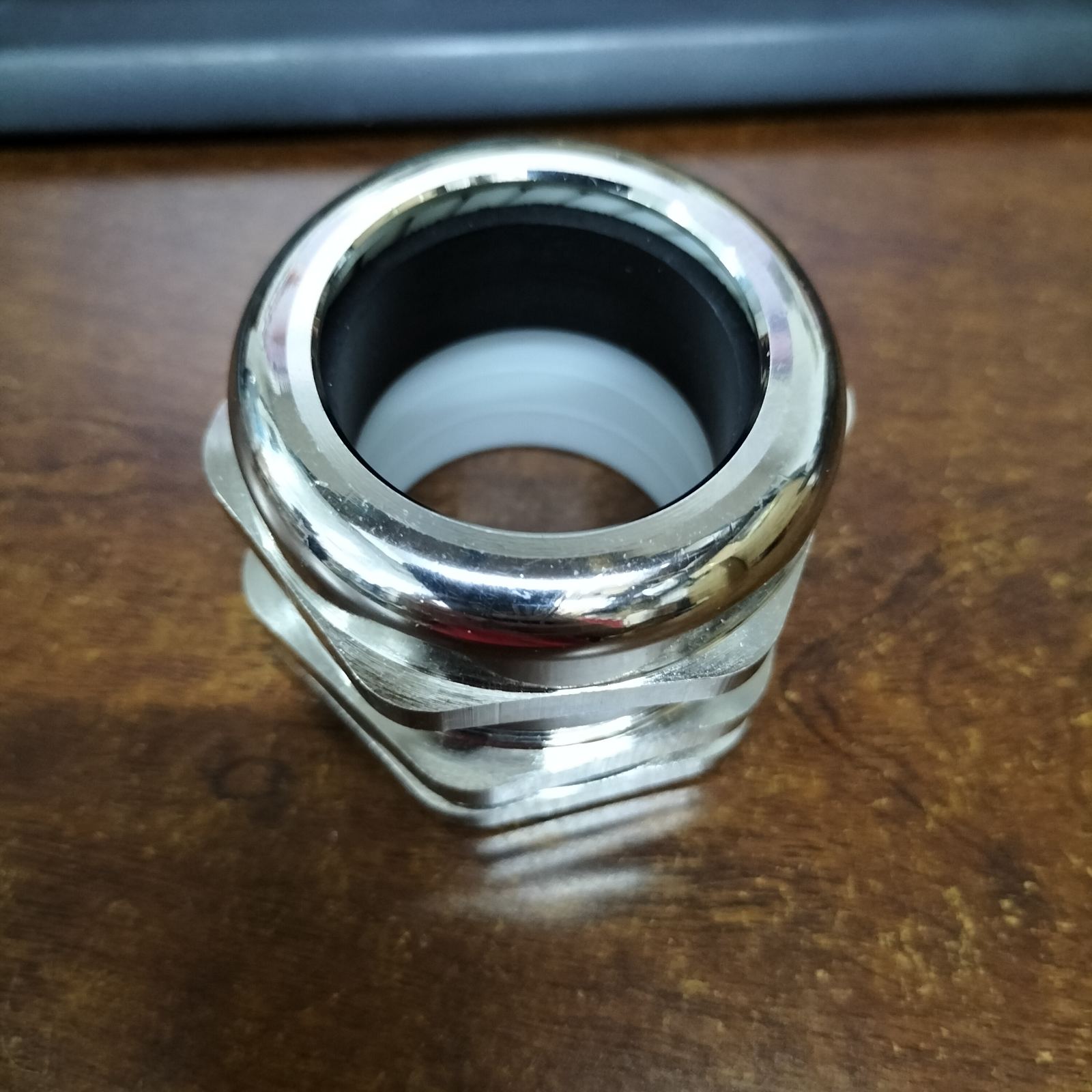 Wixim PG series cable gland 30-38mm in silver, designed for secure cable management solutions